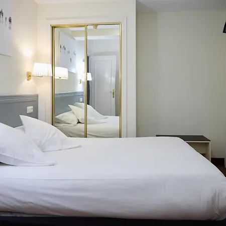 Hotel Plaza 2*