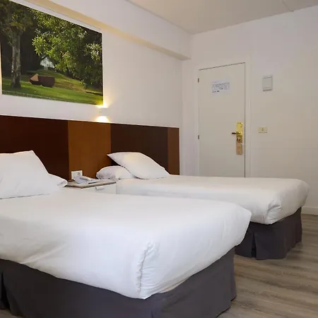 Hotel Plaza 2*