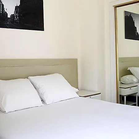 Hotel Plaza 2*
