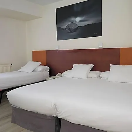 Plaza Hotel 2*