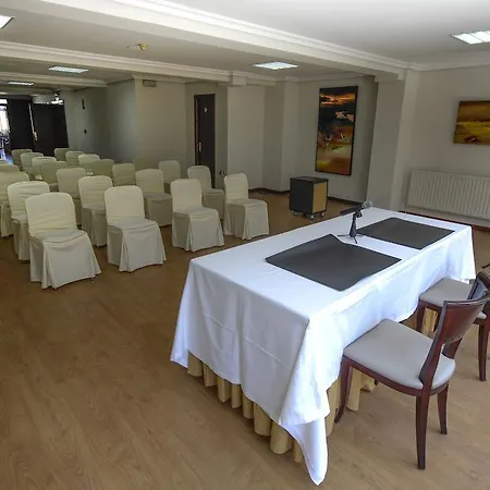 فندق Plaza 2*