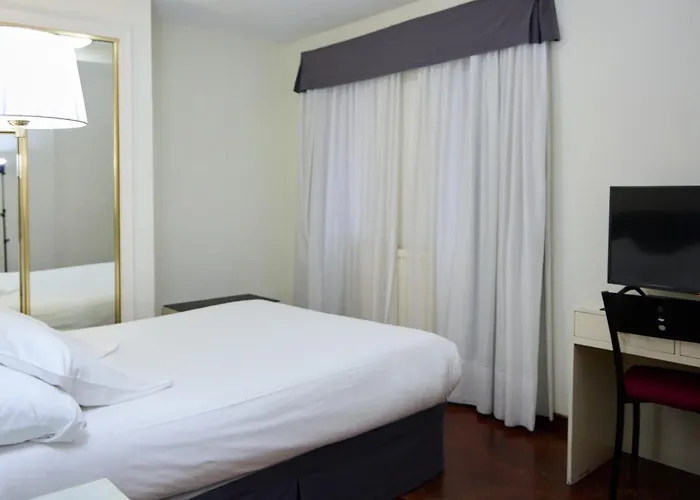 Plaza Ξενοδοχείο 2*