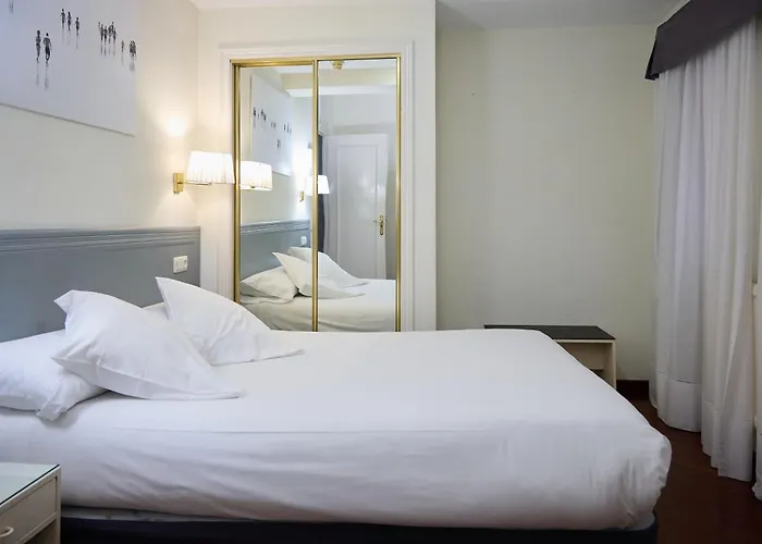 Ξενοδοχείο Plaza 2*