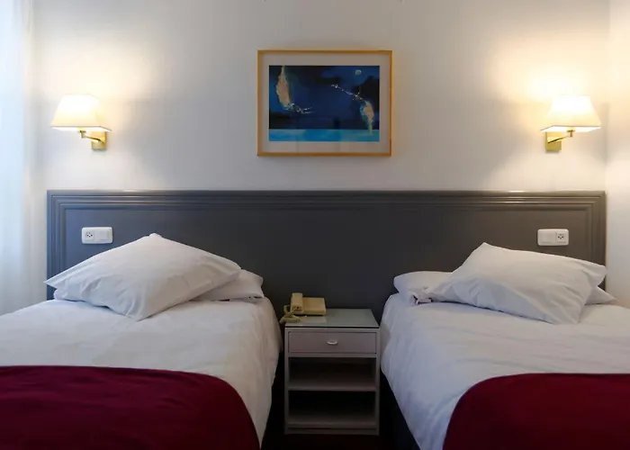 Plaza Ξενοδοχείο 2*